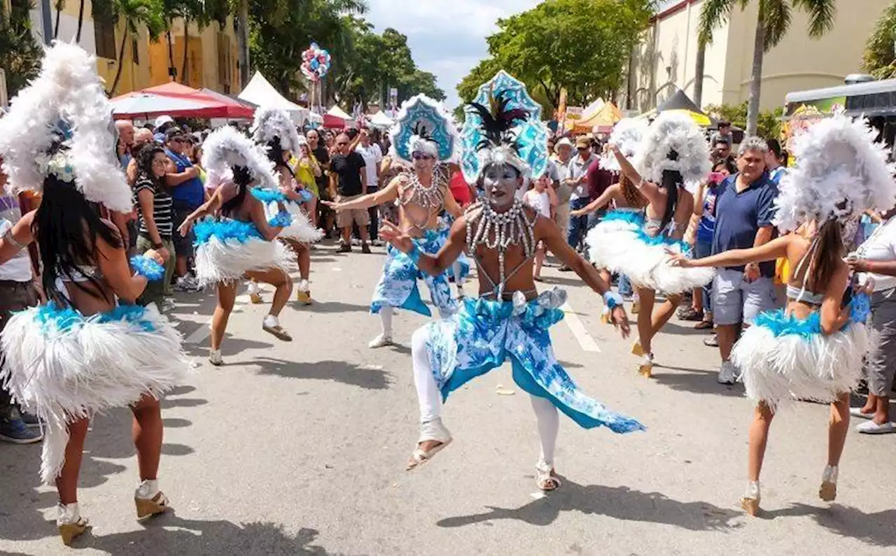 Con ritmo latino arrancó el Carnaval de la Calle Ocho de Miami