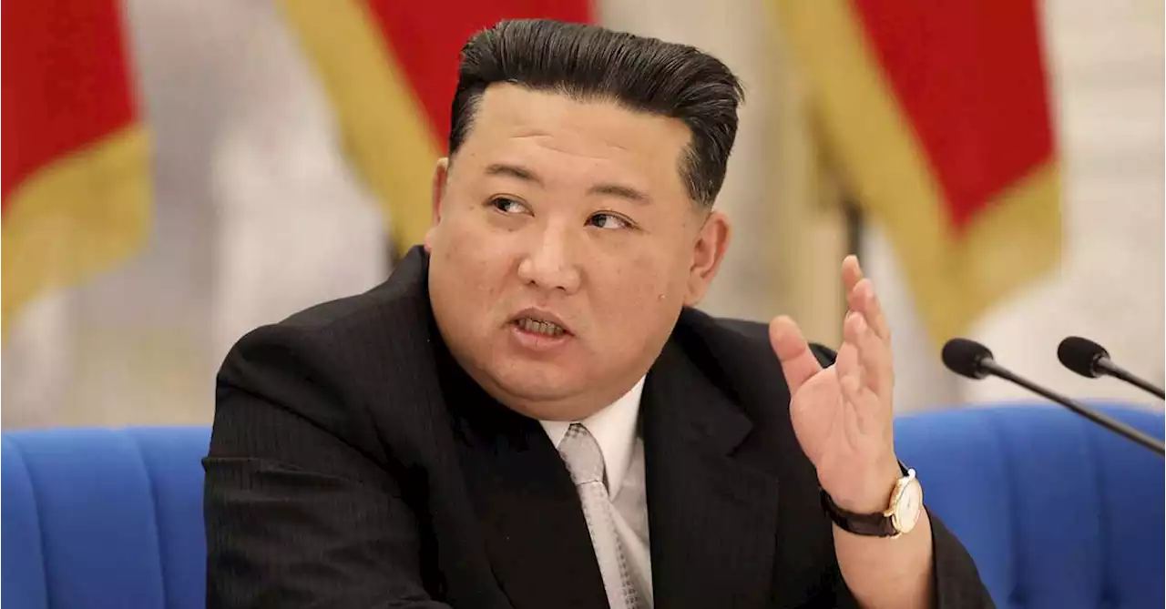 North Korea 'test-fired missile from submarine'