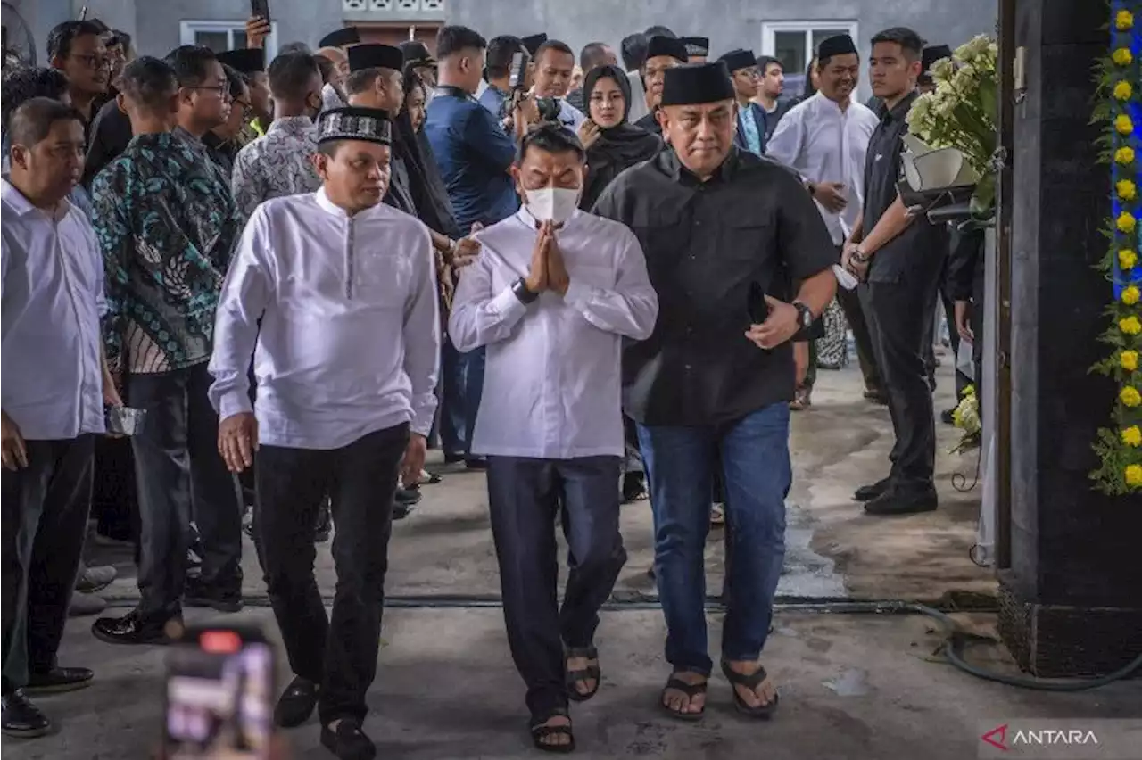 Kemarin, istri Moeldoko meninggal hingga program pembangunan Prabowo