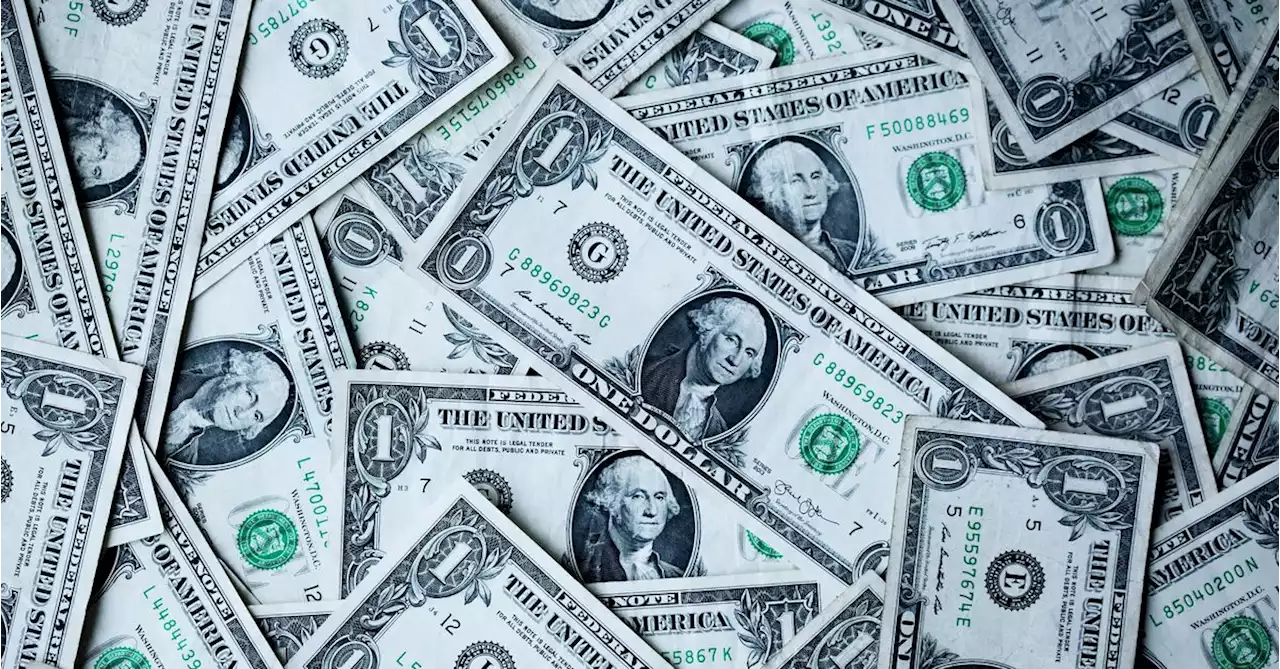 Smart Money Staying Put as USDC Remains Off-Peg