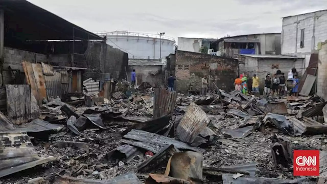 Beri Bantuan Warga Plumpang Dahulu, 'Ngonten' di Medsos Kemudian