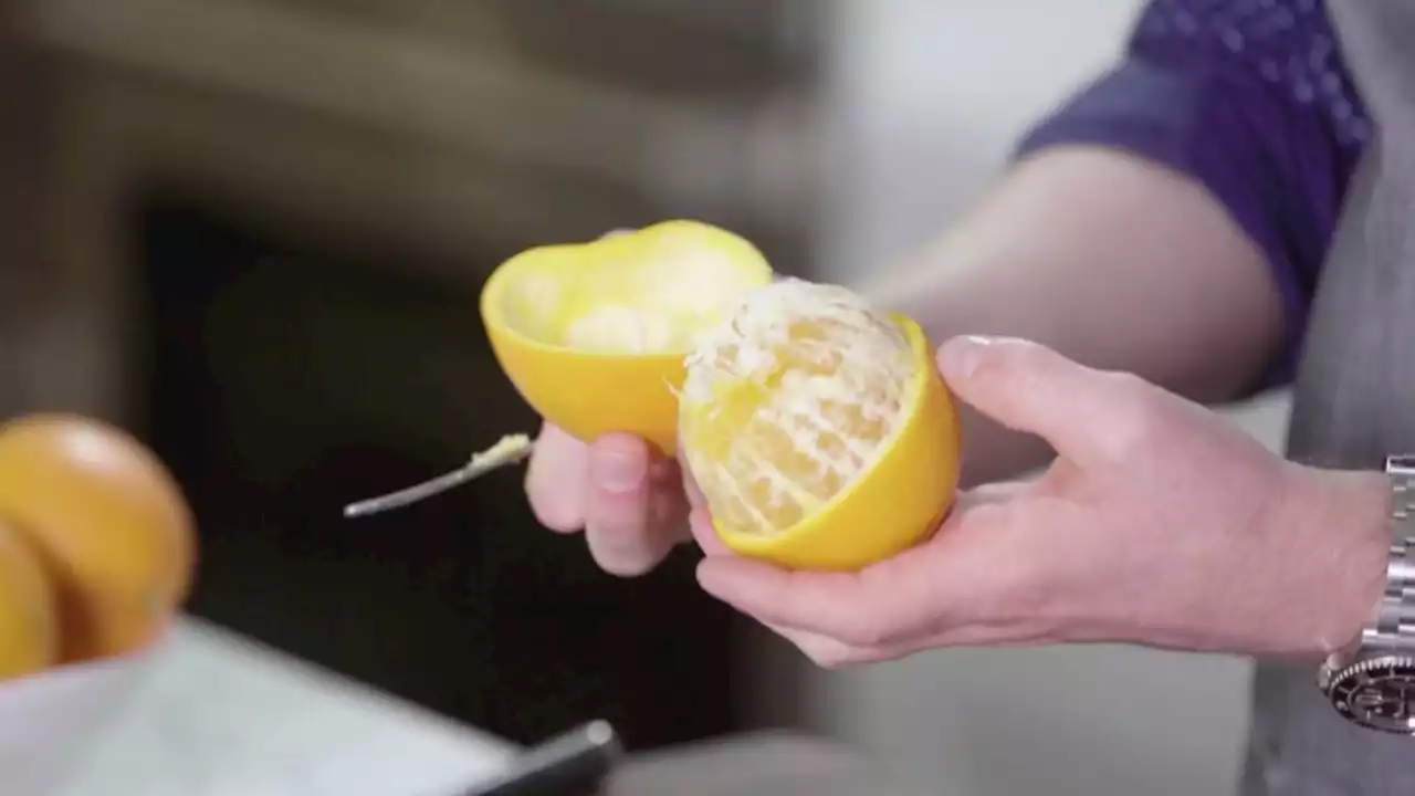 Here's the Least Messy Way to Peel an Orange