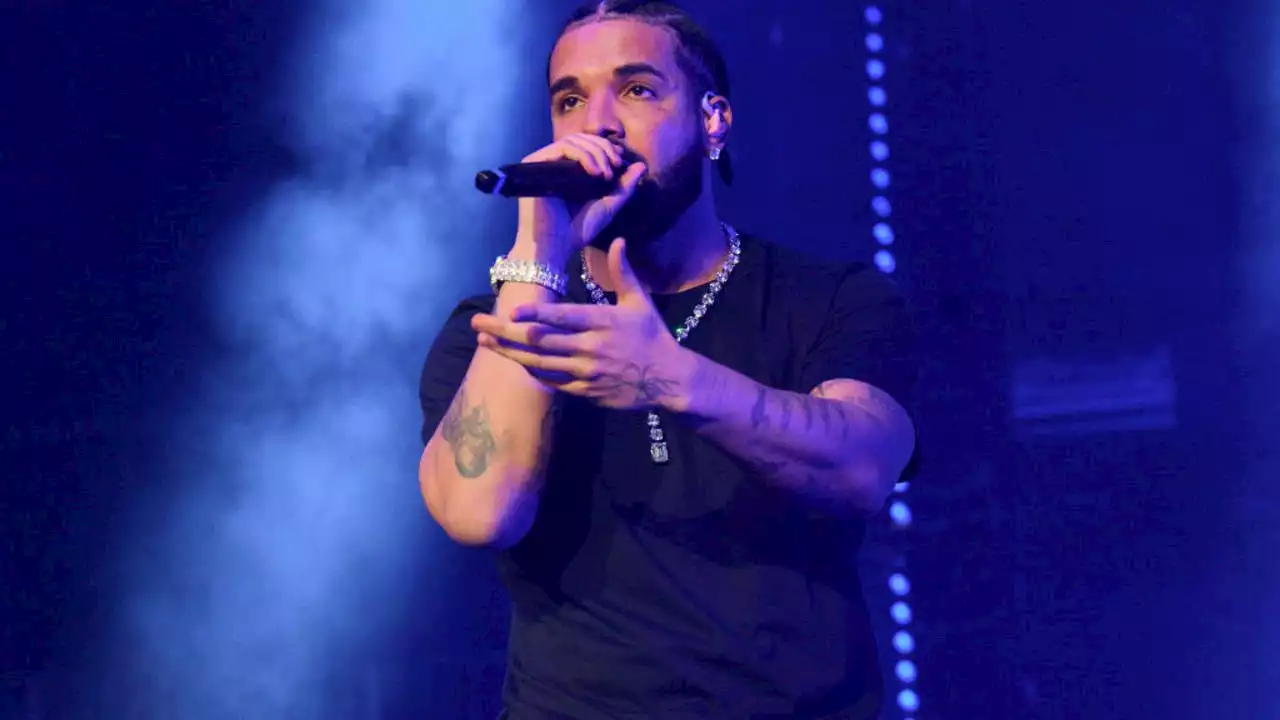 Drake announces summer tour with 21 Savage