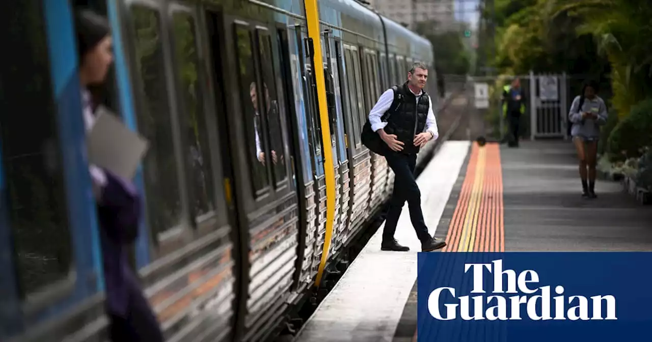 New normal? Sydney and Melbourne public transport use still at 80% of pre-Covid levels