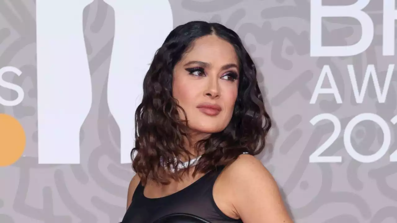 Comparan a Salma Hayek con Dolores del Río por elegante look previo a los Premios Oscar 2023