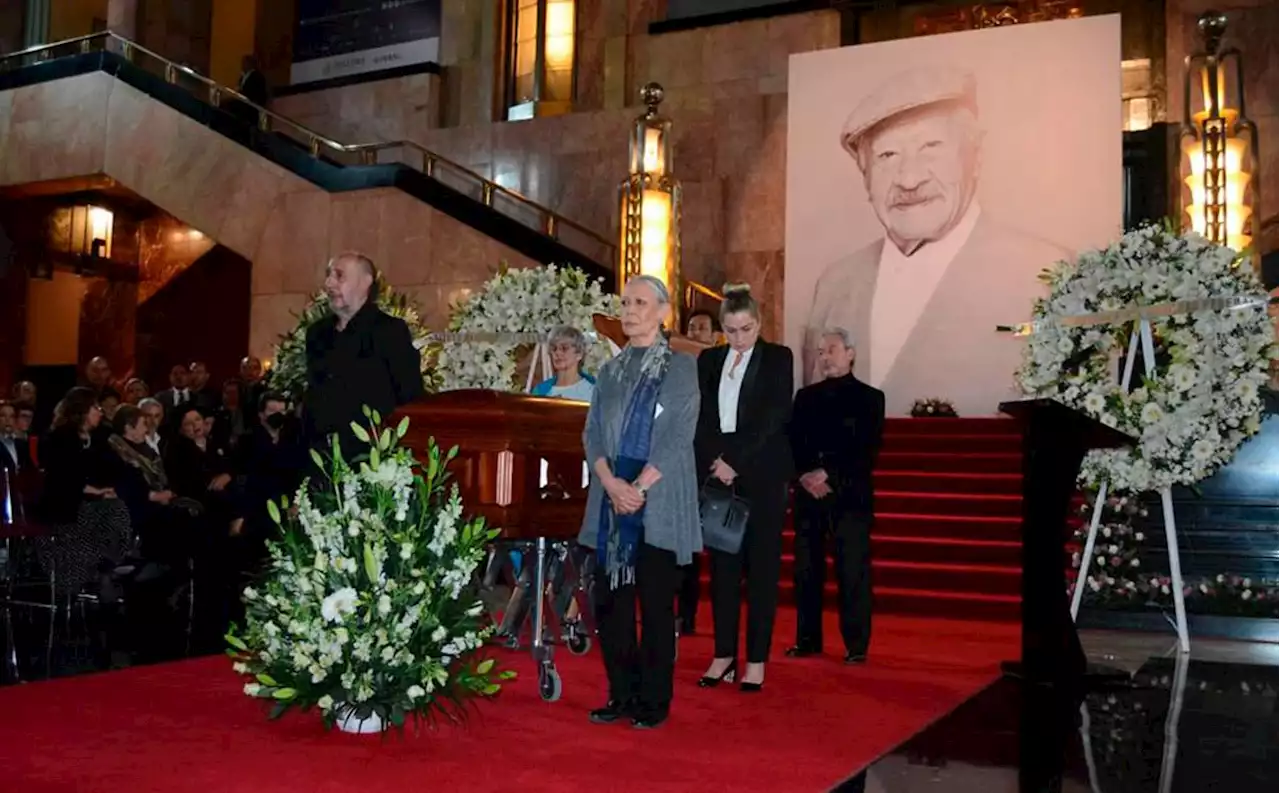 Familiares y amigos despiden a don Ignacio López Tarso con un homenaje en Bellas Artes