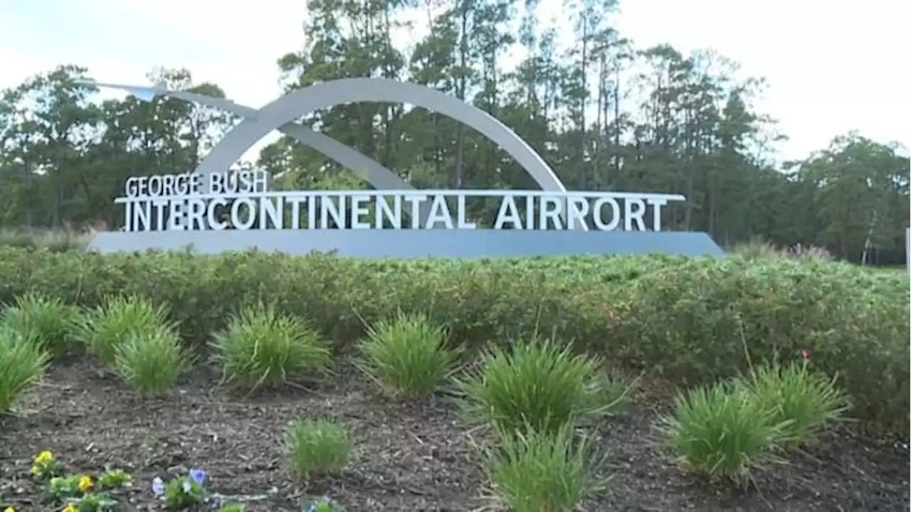 Attention, travelers: IAH parking garages at capacity as spring break travel ensues