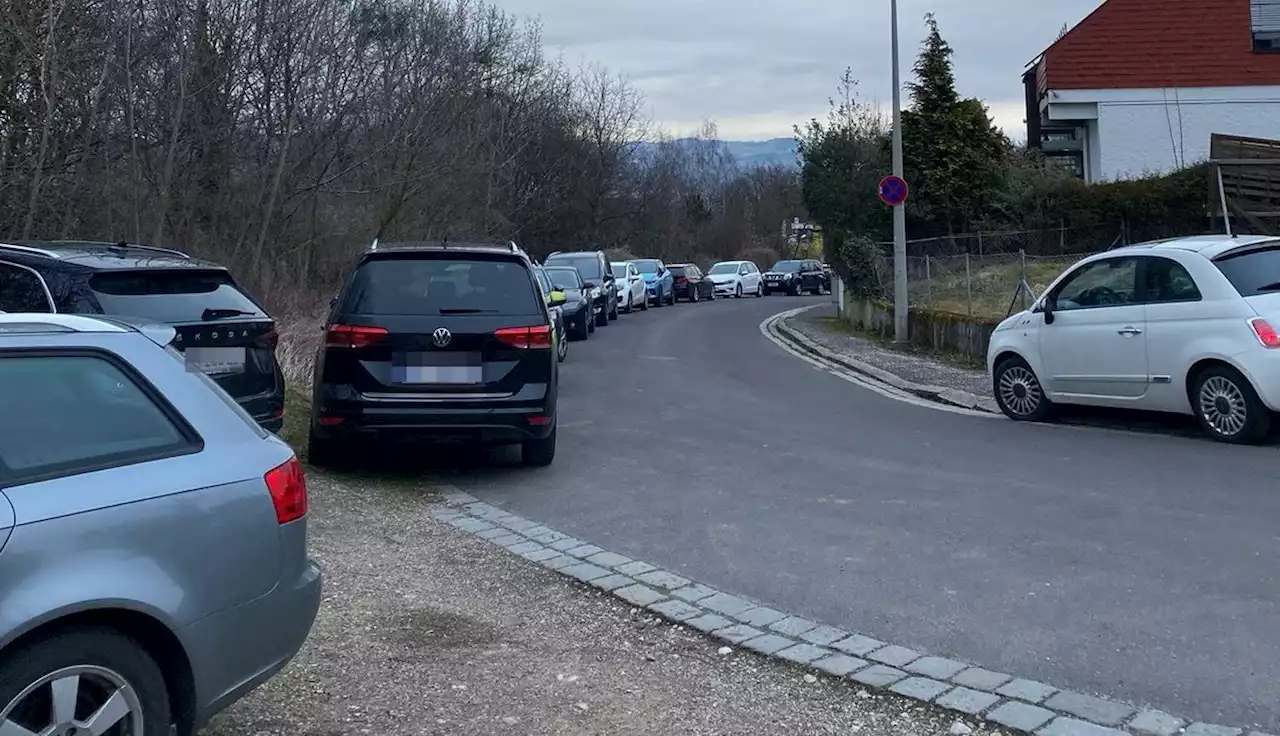 80 Autos vor neuem Linzer Stadion abgeschleppt