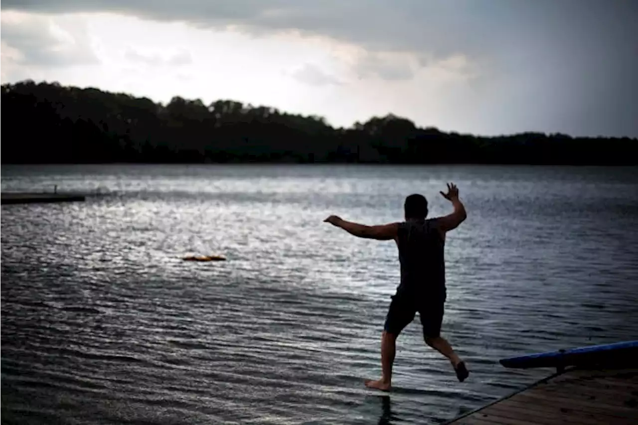 Federal officials pause plan to rename Georgia's Lake Lanier