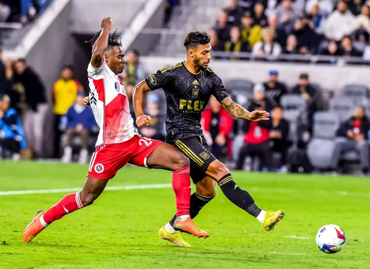 Denis Bouanga scores 2 goals as LAFC routs New England