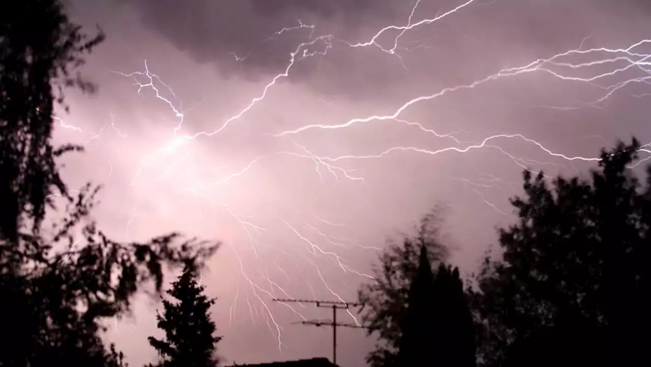 Orages violents : les 5 comportements à adopter pour se protéger de la foudre