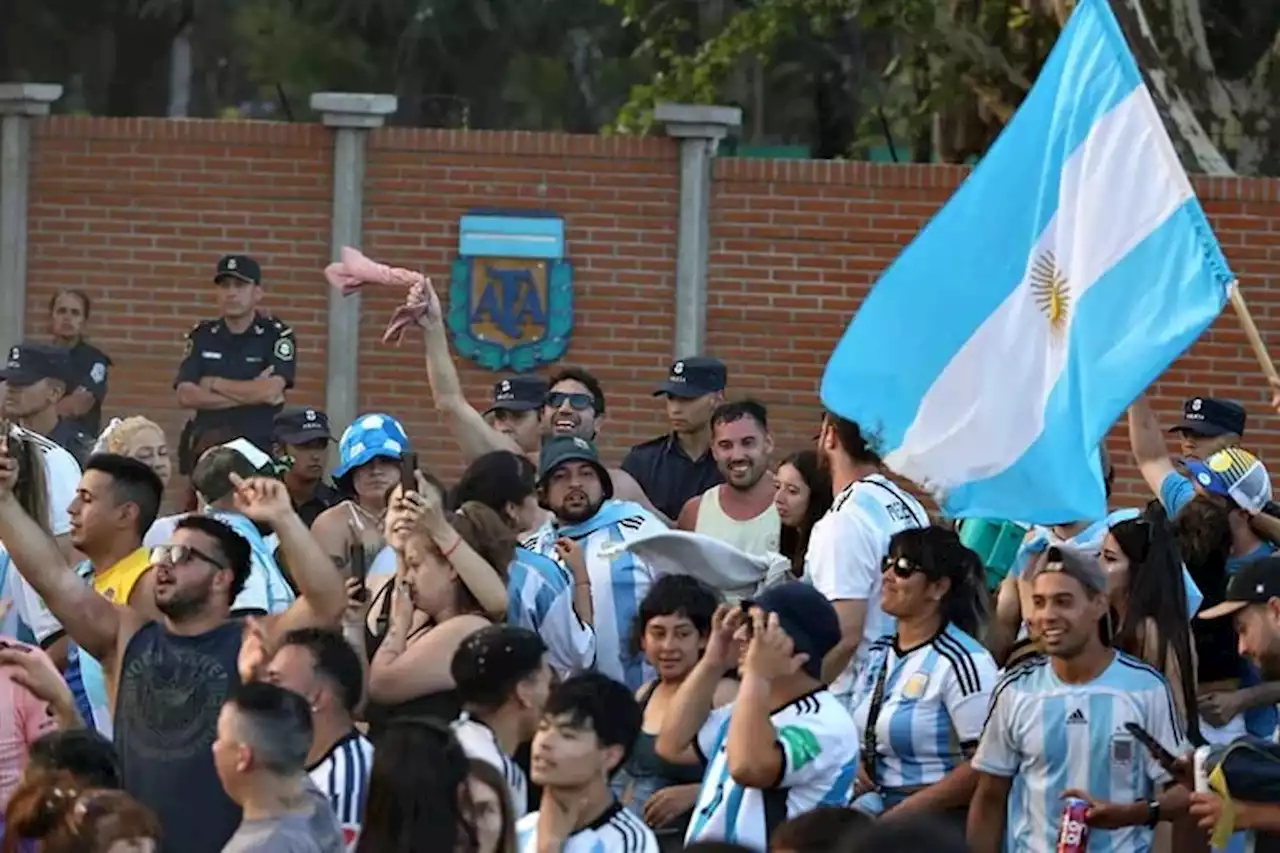 Venta de entradas para ver a la selección argentina de Lionel Messi y Lionel Scaloni: cuándo saldrían y cuál es la traba actual