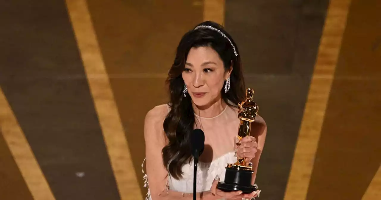 Michelle Yeoh remporte l'Oscar de la meilleure actrice pour Everything Everywhere All At Once