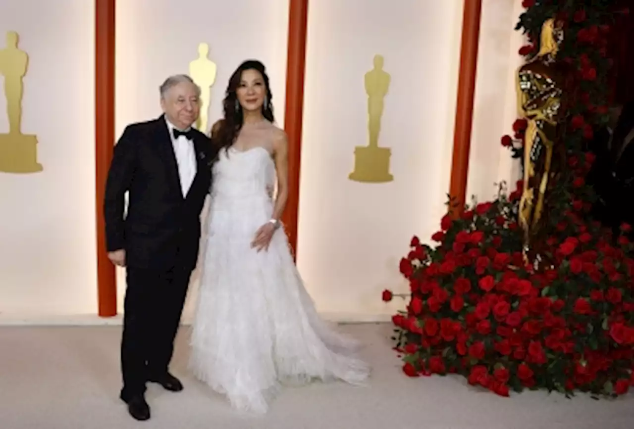 Stars walk champagne carpet as blockbuster films compete for Oscars