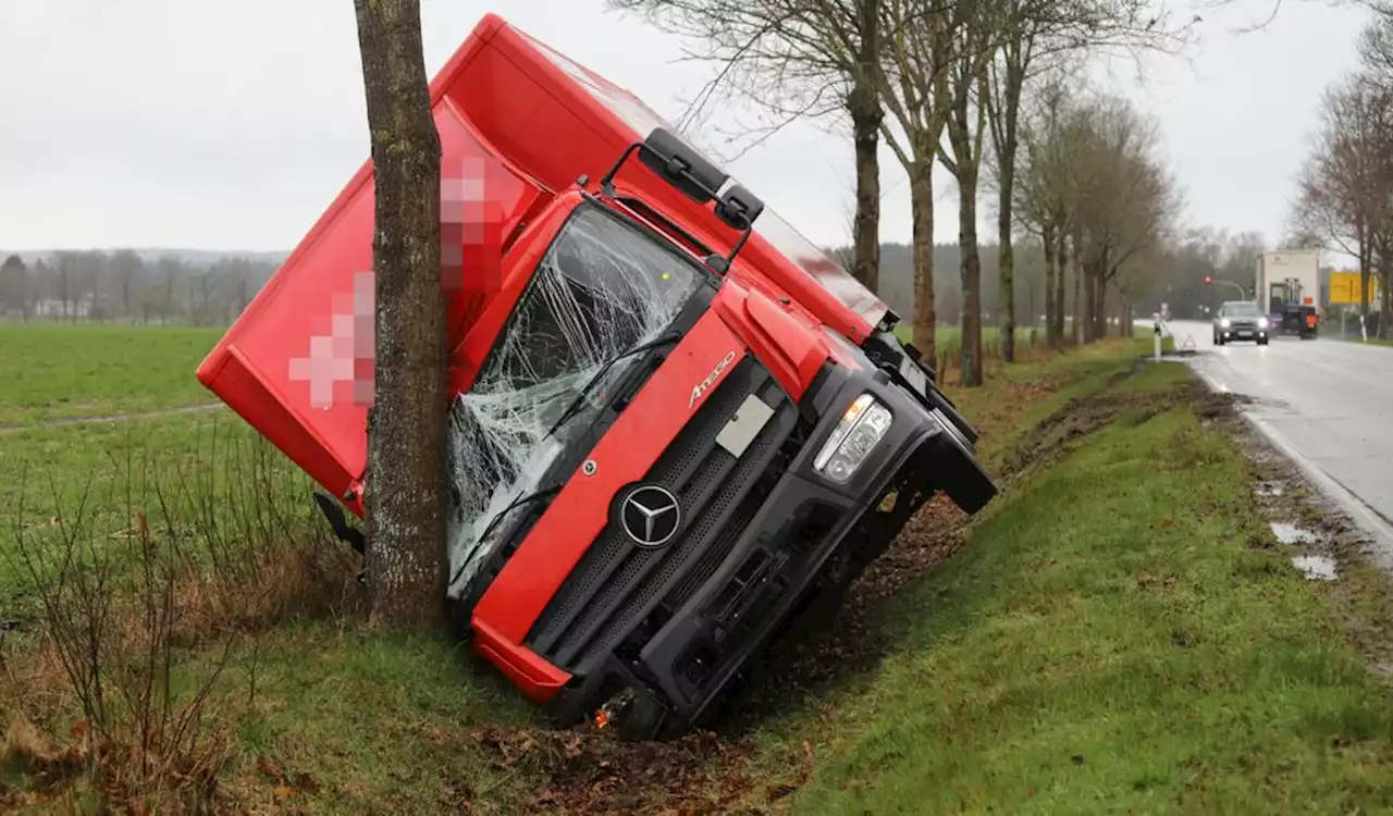 Vom Sturm umgestoßen: Mehrere schwere Lkw-Unfälle im Norden