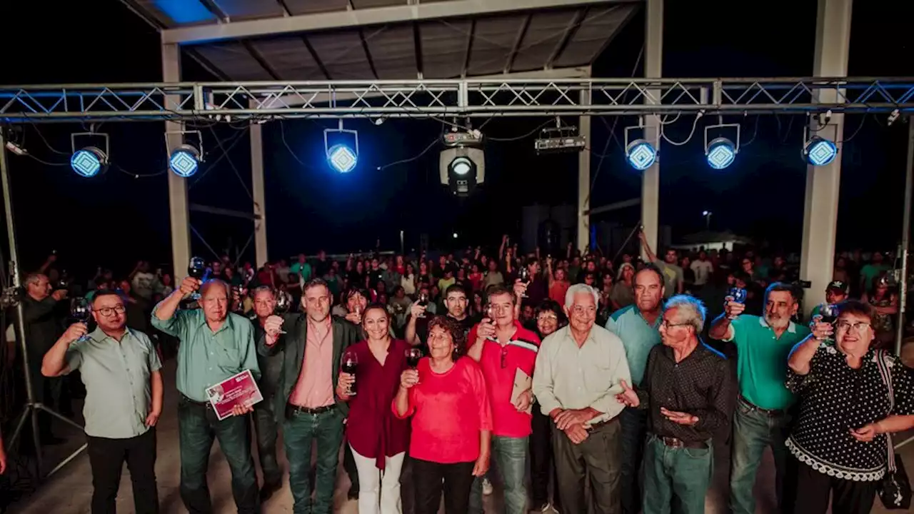 Una bodega municipal exportará 50.000 botellas a China | La Indómita presentó su línea de vinos