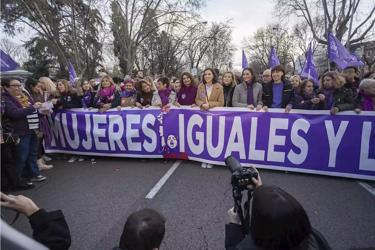 El PSOE disputará la bandera feminista a Unidas Podemos este año electoral