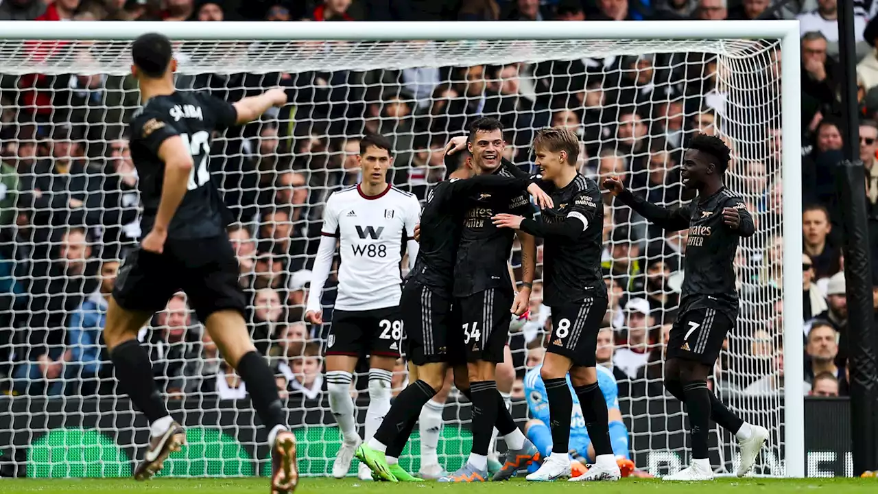 Arsenal: mais pourquoi les joueurs ont posé avec une grosse horloge?