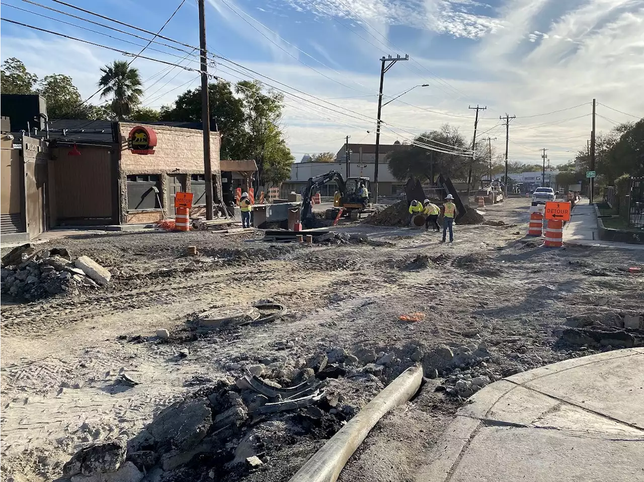 Two-way traffic to resume along San Antonio's North St. Mary's Street by April, city official says | San Antonio Current