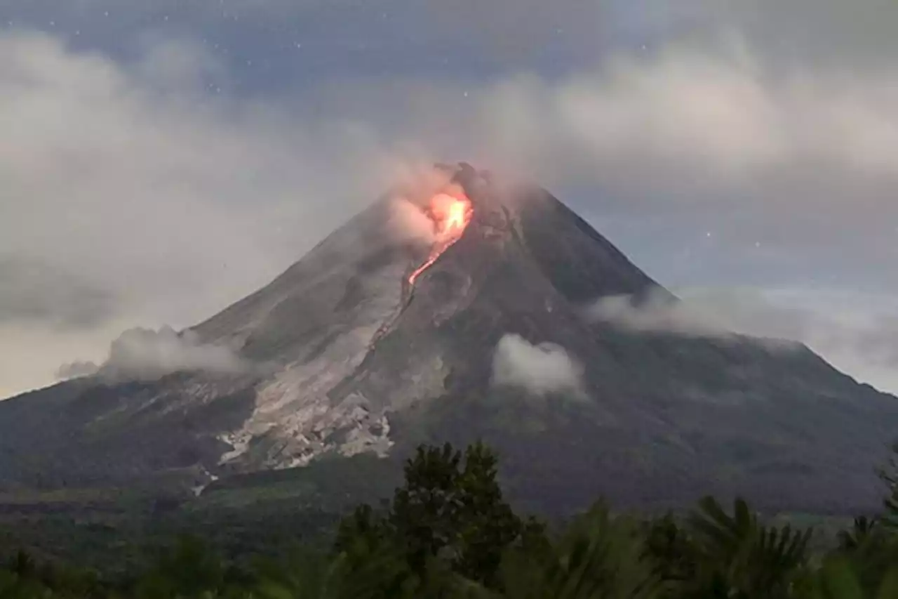 Senin Ini, Gunung Merapi Masih Luncurkan Awan Panas