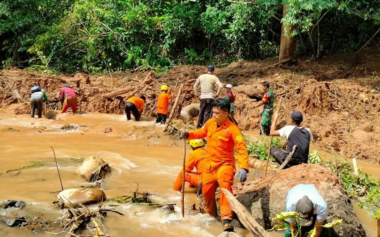 At least two dead in yet another landslide in Indonesia