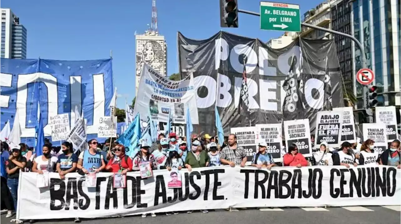 Manifestantes cortan el Puente Pueyrredón y la Unidad Piquetera prepara un acampe en la 9 de Julio