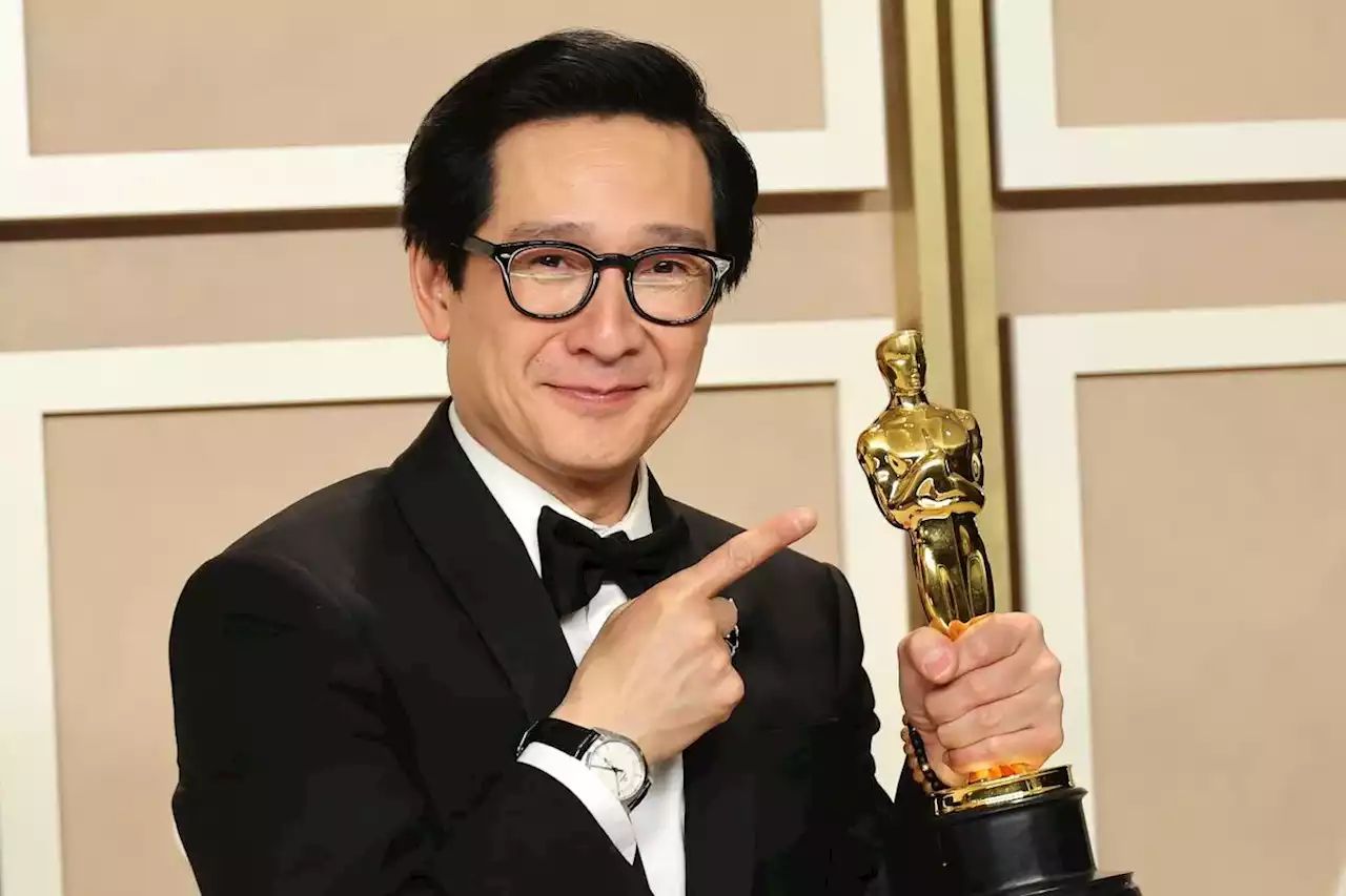 Ke Huy Quan, Jamie Lee Curtis win at ‘no nonsense’ Oscars