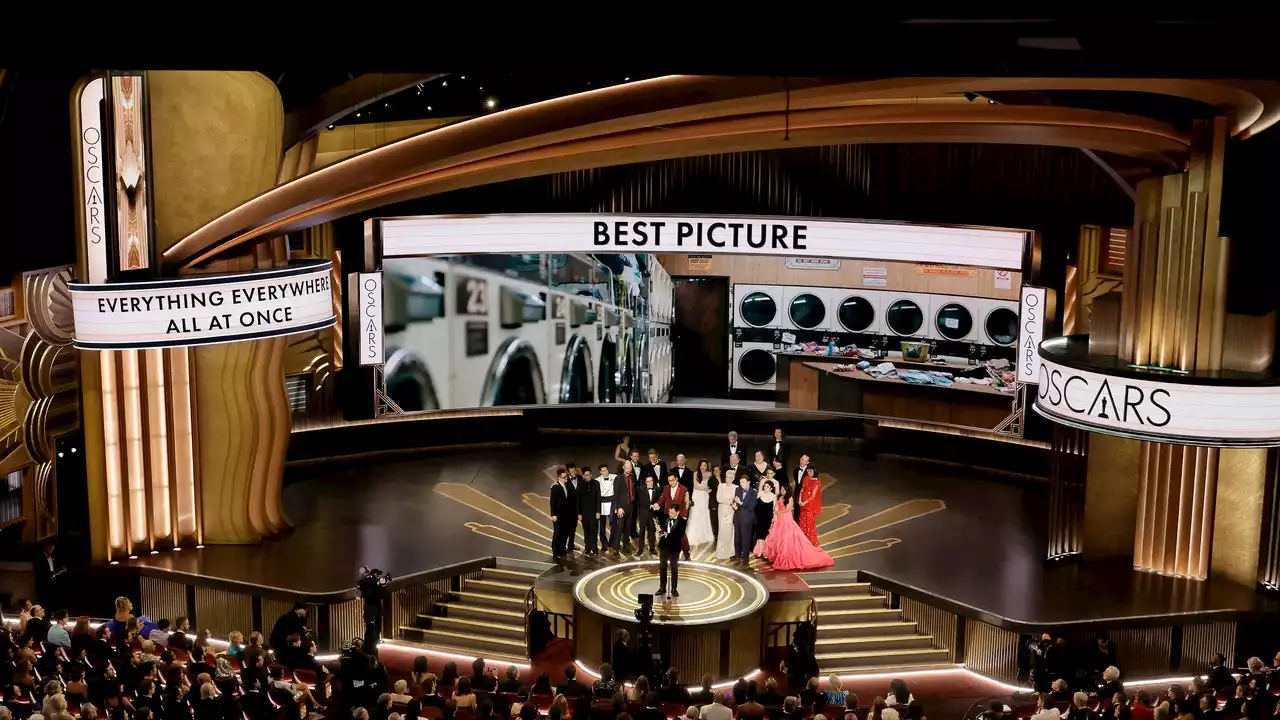 A Very Modern Winner Dominated a Good, Old-Fashioned Oscars