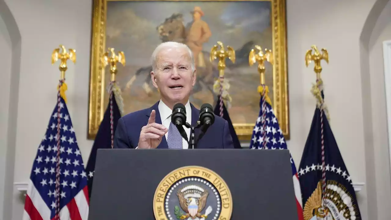 Biden tells US to have confidence in banks after 2 collapse