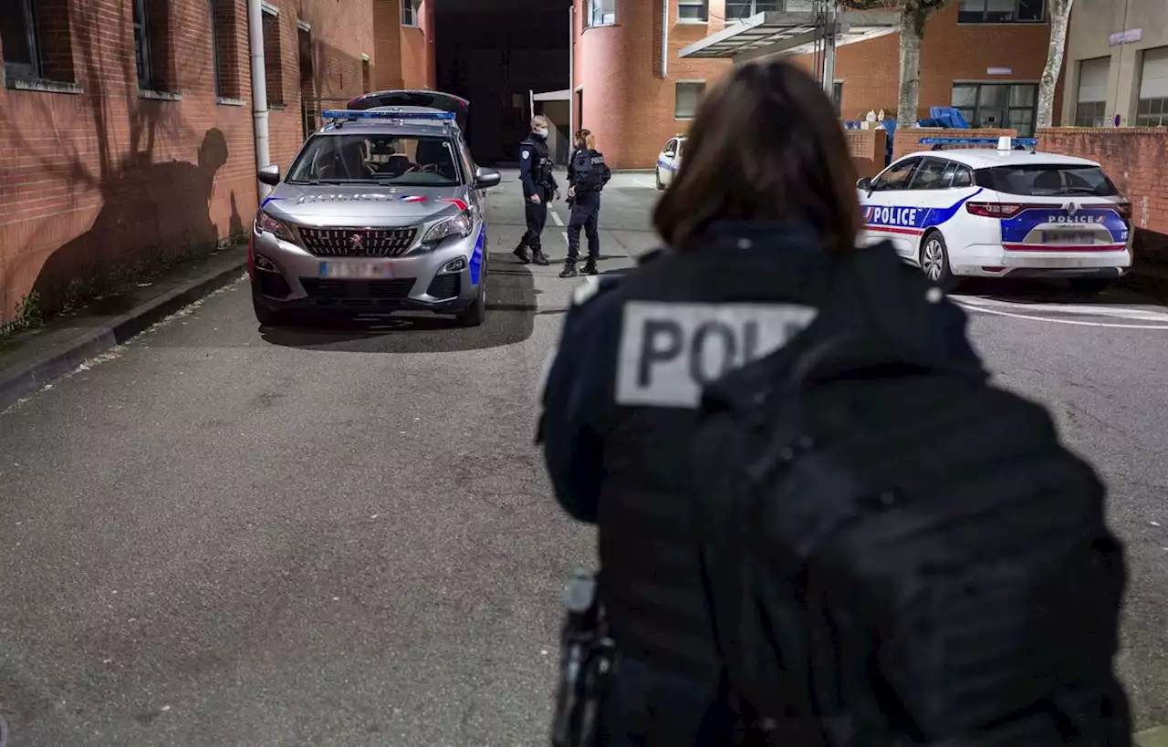 Un homme accusé d’avoir violé une jeune femme à de multiples reprises