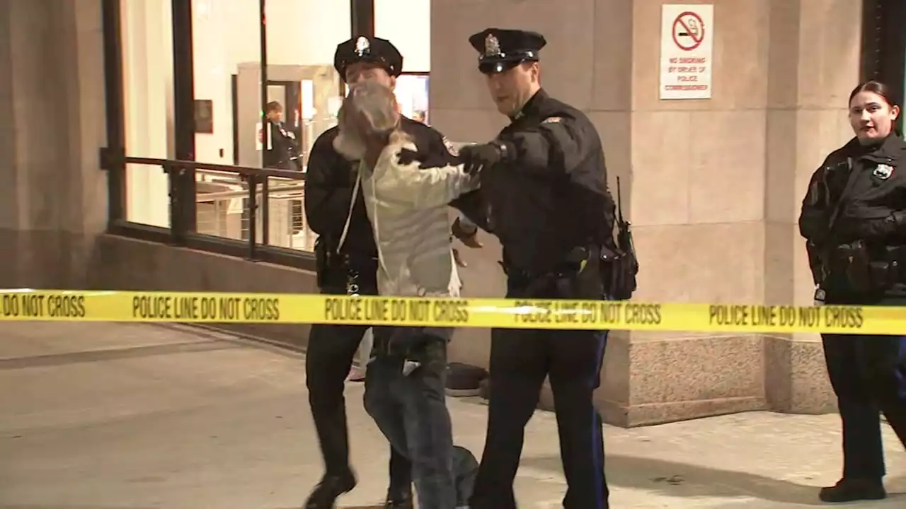 Man drives minivan into front of Philadelphia police headquarters on Broad Street