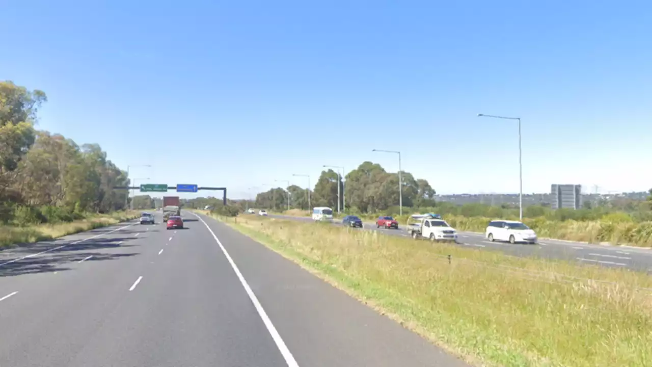 Man critical, kids injured in alleged road rage incident on Melbourne freeway