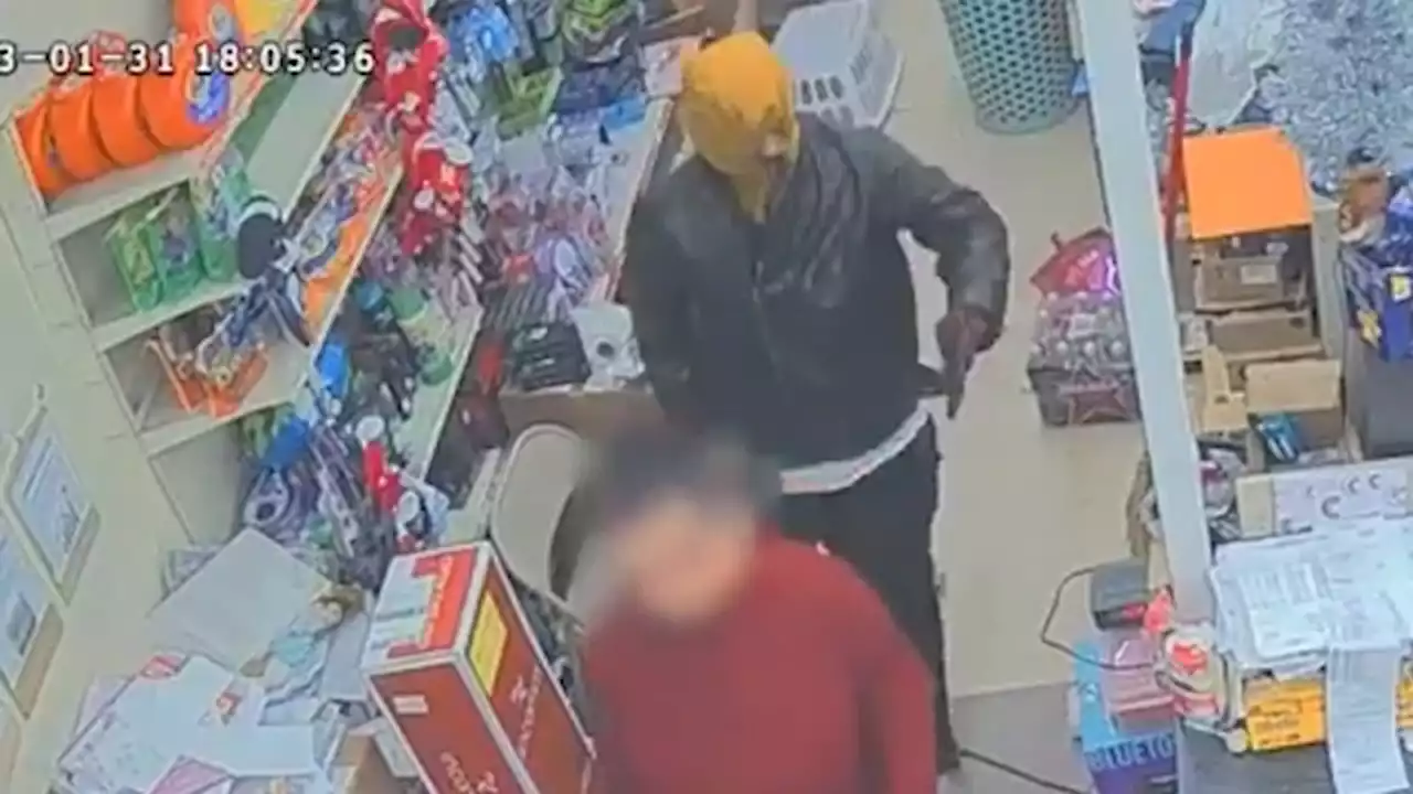 Video shows armed suspect steal cash and cigarettes from Family Dollar store in north Houston