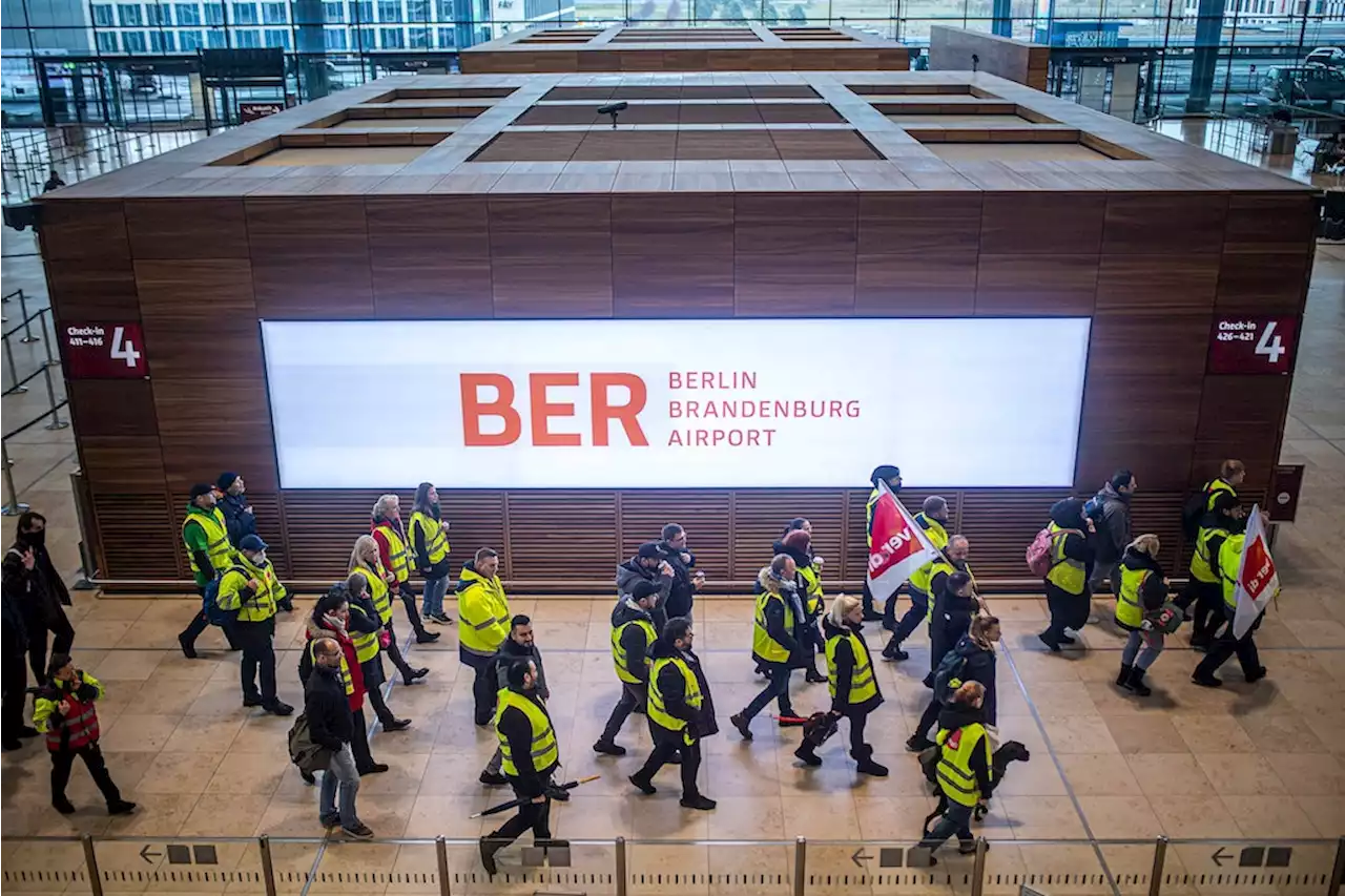 Vom Warnstreik kalt erwischt: BER-Passagiere ahnten nichts von Flugausfällen