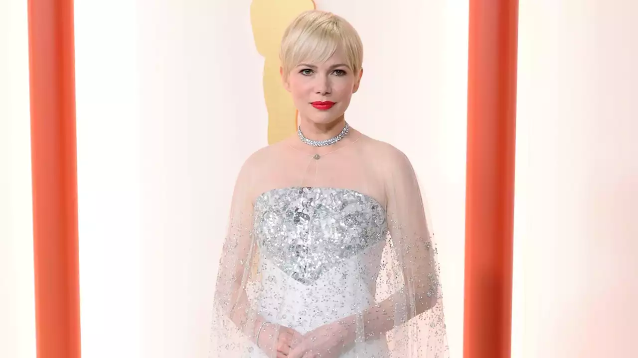 Michelle Williams’s Chanel Oscars Gown Took Over 900 Hours To Create