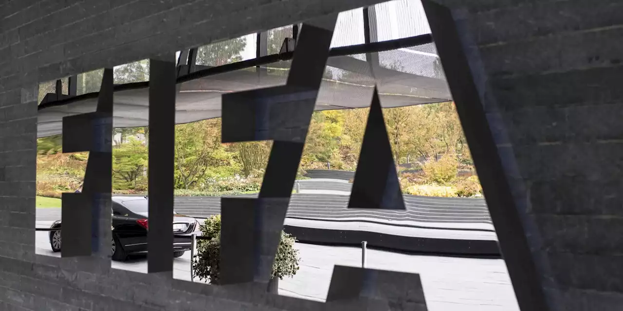 Nuove regole Fifa, l’intervista: “Così gli agenti diventeranno broker”