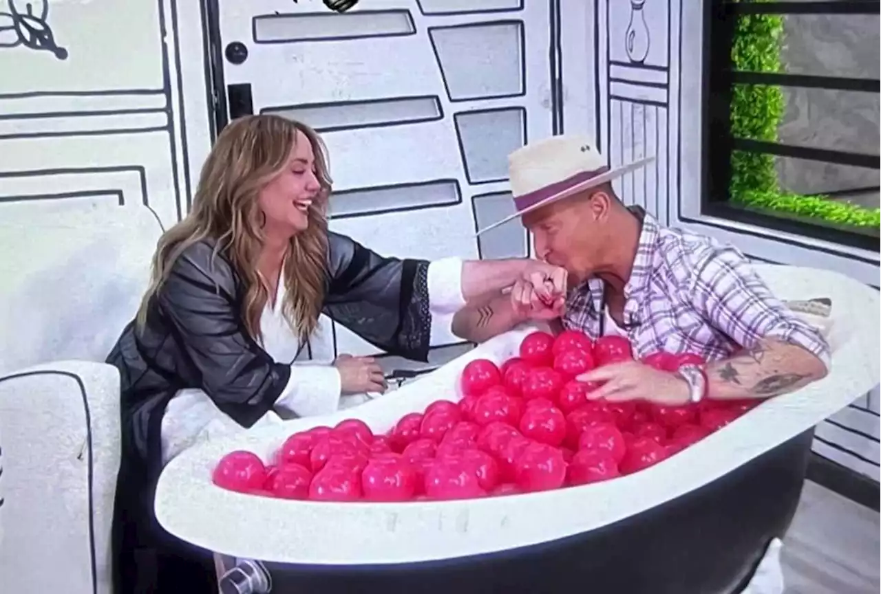 ¿Andrea Legarreta y Erik Rubín se coquetean en 'Hoy'?