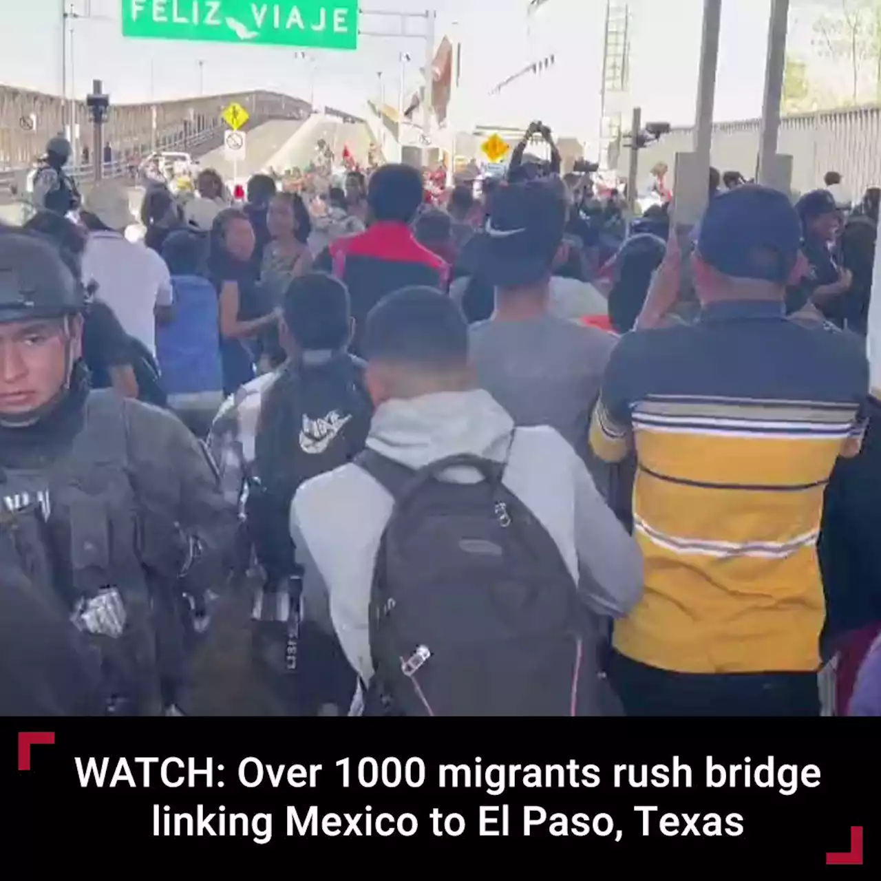 Border crisis: Over 1,000 migrants rush bridge linking Mexico to US in El Paso, Texas