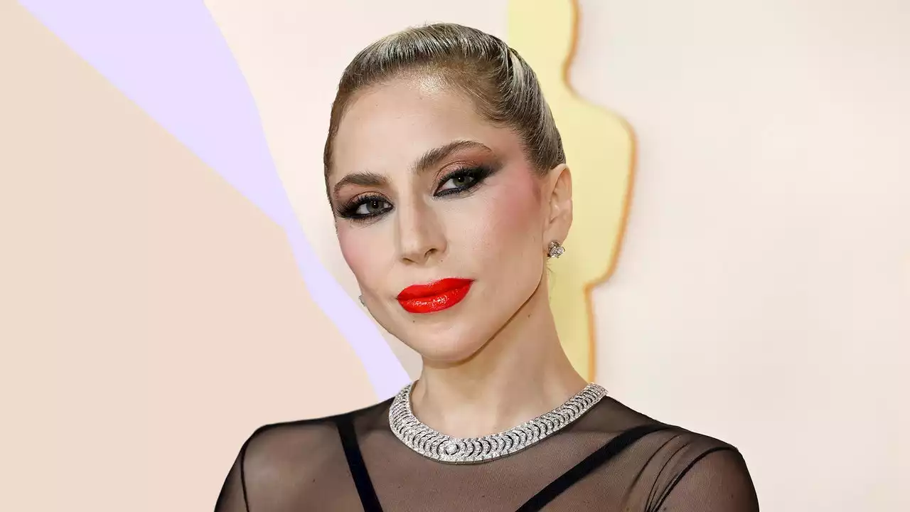 Lady Gaga rushed to the aid of a fallen photographer on the Oscars red carpet