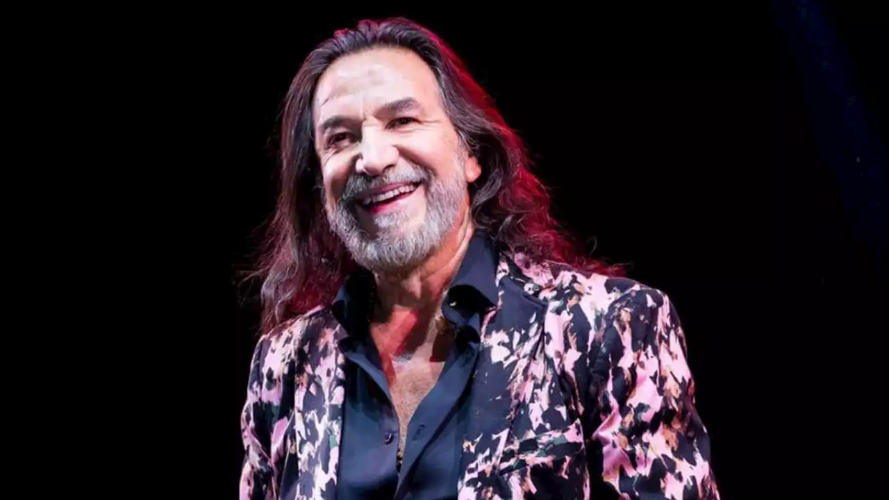 VIDEO: Marco Antonio Solís canta temas de Bad Bunny, así se escucha el “Bad Buki”