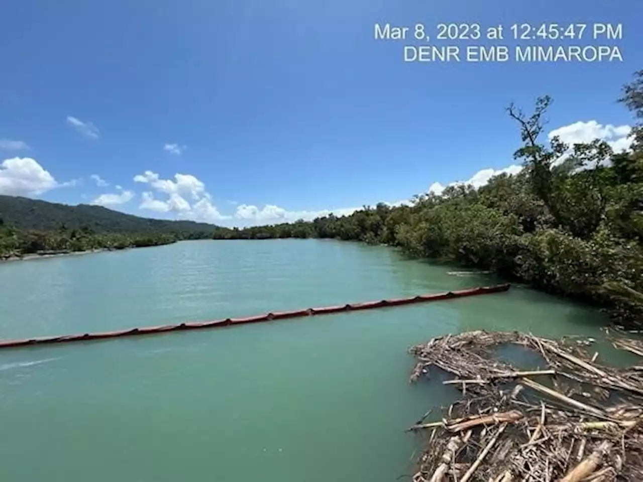 Communities around oil spill-hit areas of Oriental Mindoro prepare to keep grease at bay