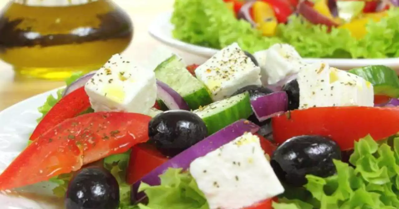 Dementia: Mediterranean diet may lower risk by a quarter, study suggests