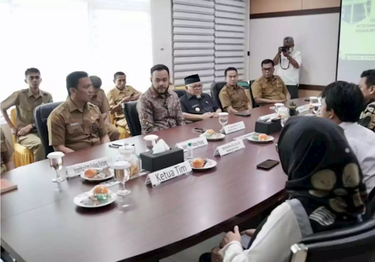 Rampung Lebih Cepat, Pemko Serahkan LKPD 2022