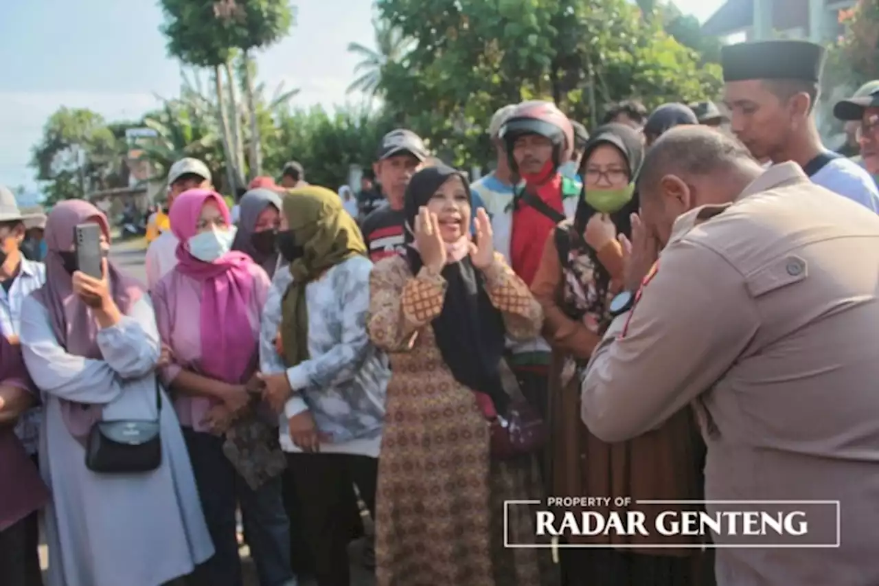 Warga Geruduk Toko Miras di Pesanggaran