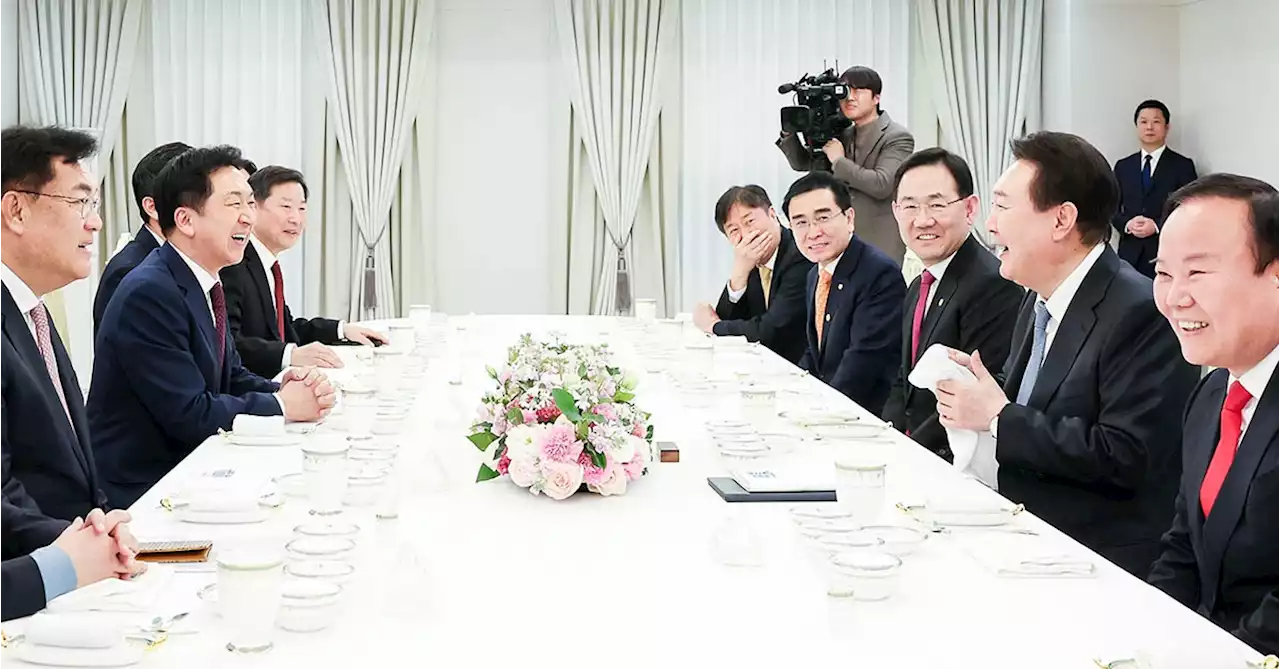 '국이 맛있네요''대통령 레시피'…여당 지도부 감탄한 만찬 음식 | 중앙일보