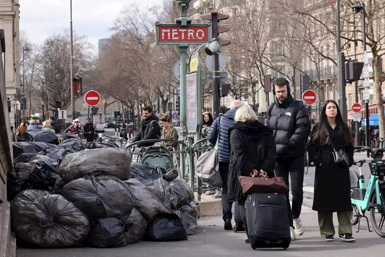 Réforme des retraites 2023 : les éboueurs en grève et à la pointe du combat