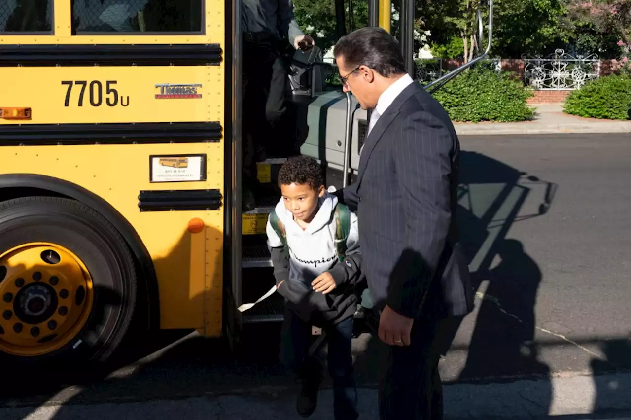 Free rides for students on LA Metro transit get a huge response from kids