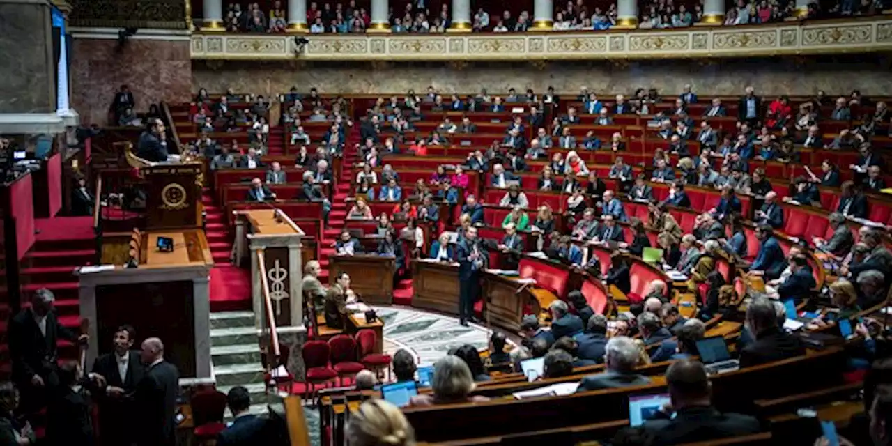 L'Assemblée nationale fait sauter le plafond de production d'électricité nucléaire de François Hollande