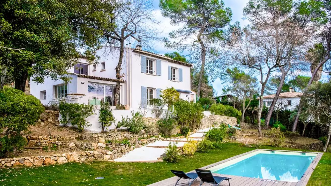 Le bien de la semaine : une villa avec piscine dans un écrin de verdure en Provence