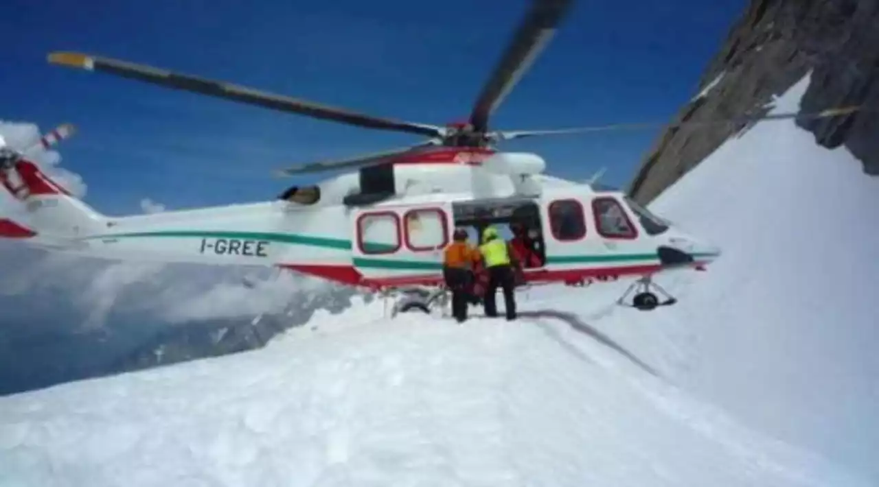 Val d'Aosta, sciatore muore travolto da valanga in Valtournenche